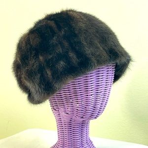 Vintage mink fur hat. 22 1/2” around the inside